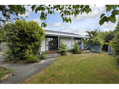 23 Farnham Drive, Richmond