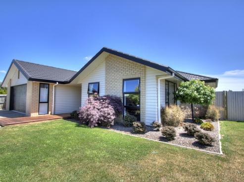 5 Fairose Drive, Richmond