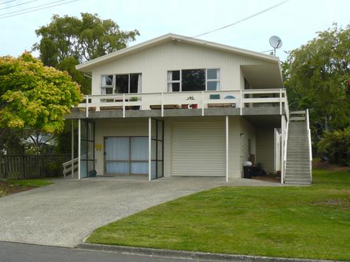 8 Kerswell Terrace, Tihiotonga