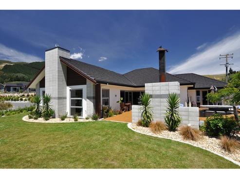 2 Sanctuary Drive, Stoke