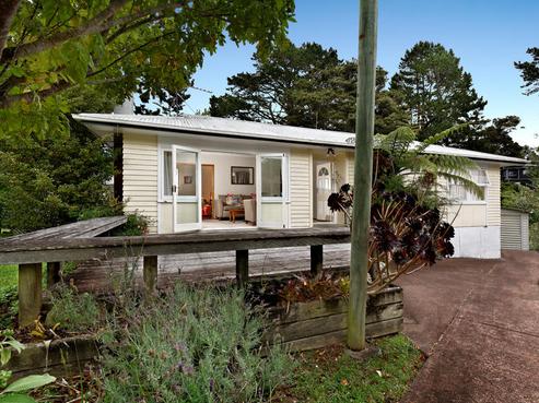 15 Willowbrook Place, Titirangi