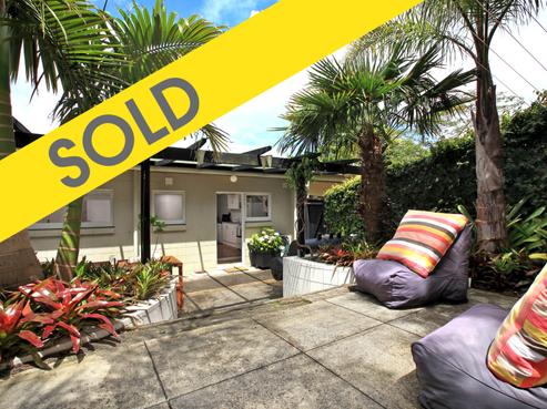 4/4 Don Croot Street, Morningside