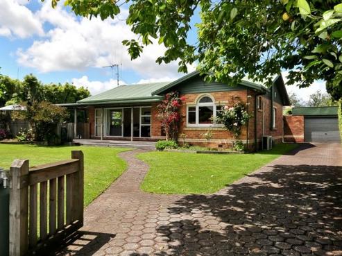 12 Woodstock Road, Fairfield