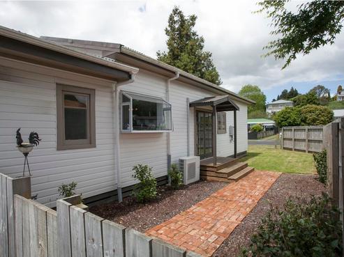 15 Little Street, Tirau