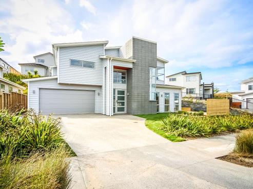 9 Remuremu Street, Long Bay