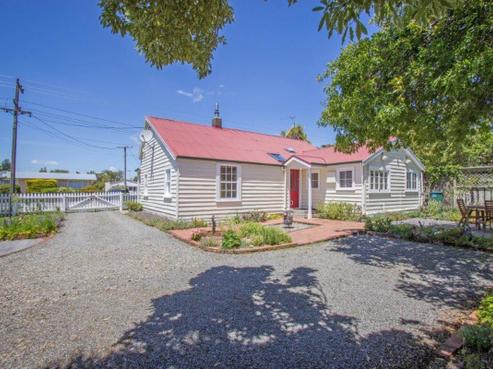 12 Moore Street, Featherston