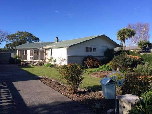 5 Henley Crescent, Pirimai