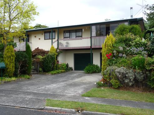 8 Montgomery Crescent, Putaruru