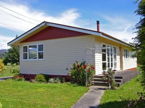 879 Collingwood-bainham Main Road, Collingwood