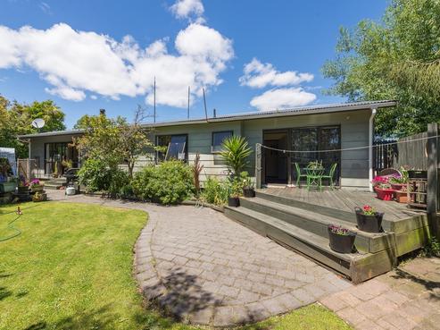 9B Farnworth Avenue, Holdens Bay