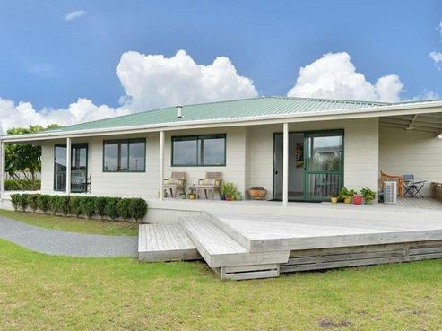 12 Stace Hopper Drive, One Tree Point