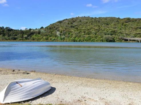 2/25H Weranui Road, Waiwera
