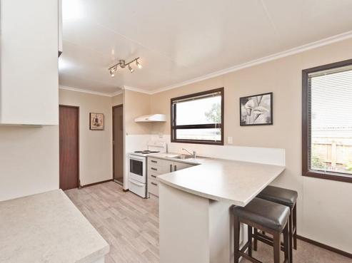 84 Lincoln Road, Springvale