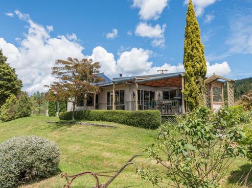 216 Pigeon Valley Road, Wakefield