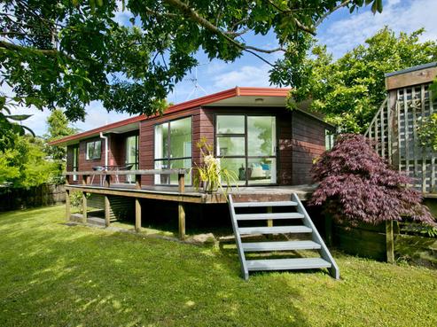 16B Cassandra Grove, Totara Vale