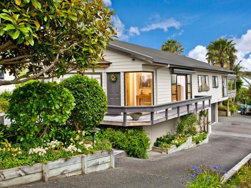 27 Cliff Road, Torbay