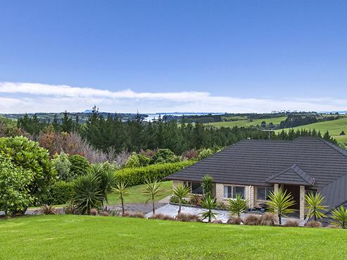 124 Trig Road, Whitford