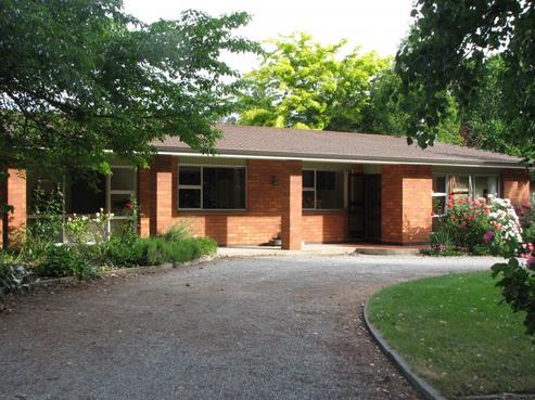 64 Young Lane, Clyde