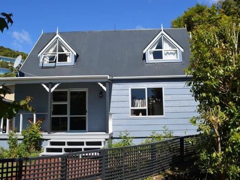 5 Selwyn Avenue, Akaroa