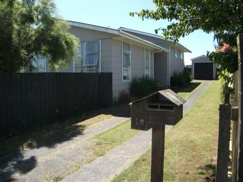 16 Chartwell Drive, Eltham