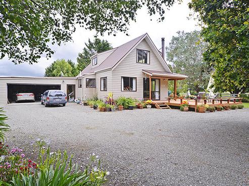 15 Ashby Lane, Bulls