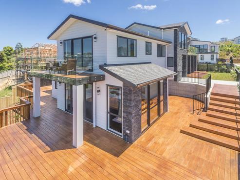 52 Remuremu Street, Long Bay