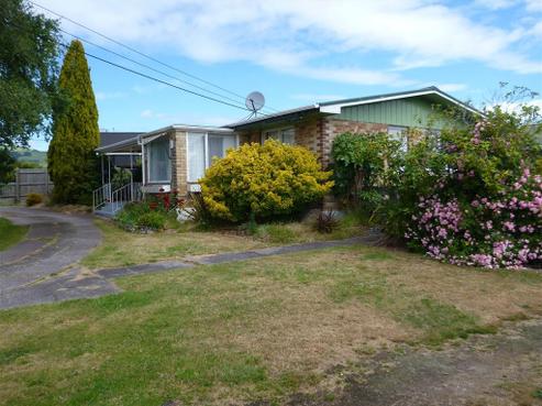 4 Robinson Avenue, Holdens Bay