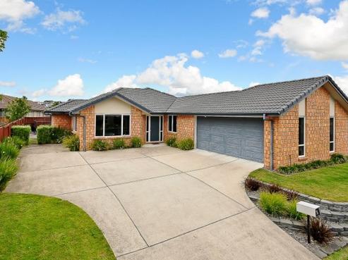 58 Barrington Drive, Huntington