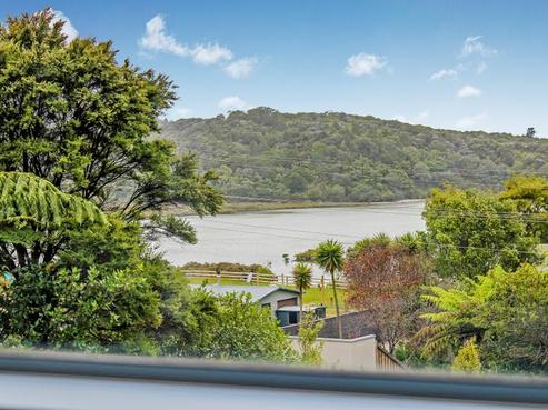 681 Huia Road, Parau