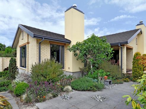 16 Stableford Green, Burnside