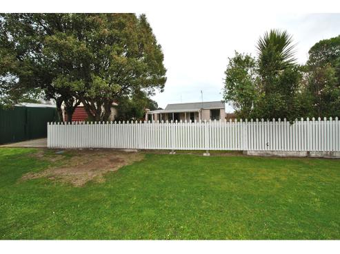 98 Pacific Drive, Southbridge