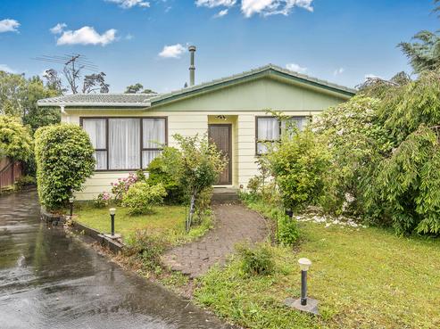 6 Wyoming Grove, Totara Park