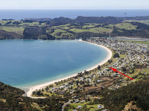 35 Marine Parade, Cooks Beach