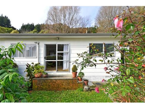 14 Hillside Lane, The Brook