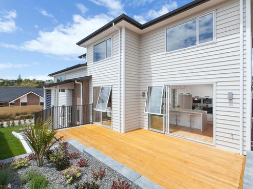 5 Carex Way, Long Bay