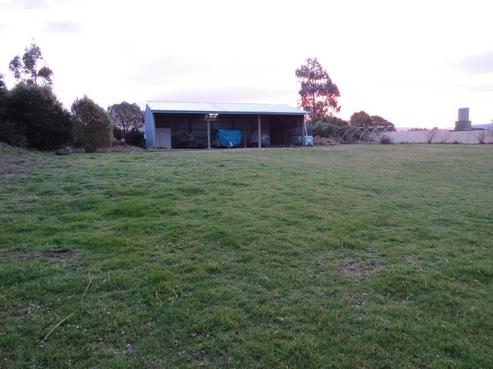 8 Worcester Street, Hampden