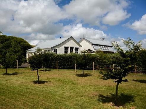 4 Waihapa Road, Eltham