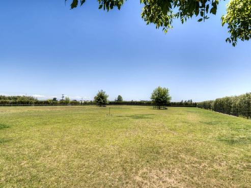 330 Riverbend Road, Meeanee