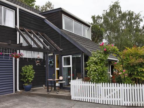1/11 Holmcroft Court, Cracroft