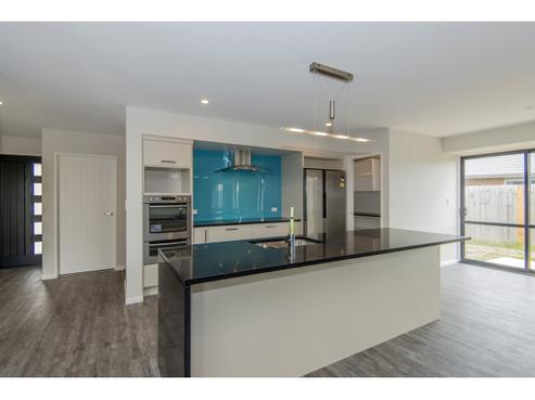 8 Kingsley Place, Rolleston