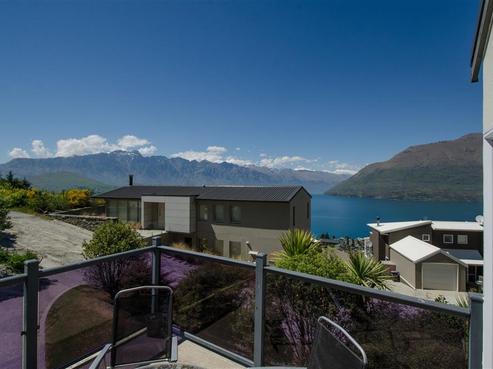 12A Von Place, Fernhill/Sunshine Bay
