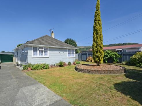 4 Carroll Grove, Trentham