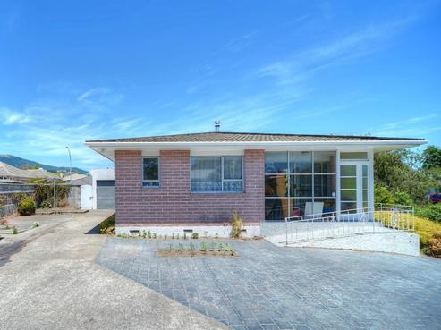 340 Annesbrook Drive, Annesbrook