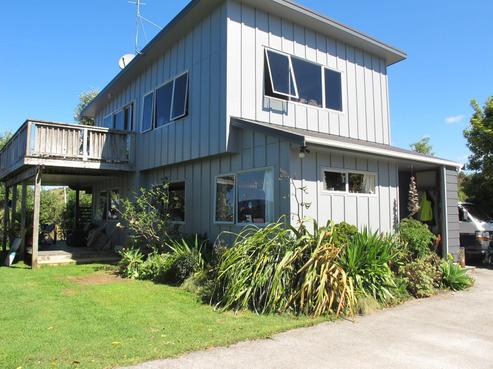 100 Mcmahon Avenue, Whangapoua