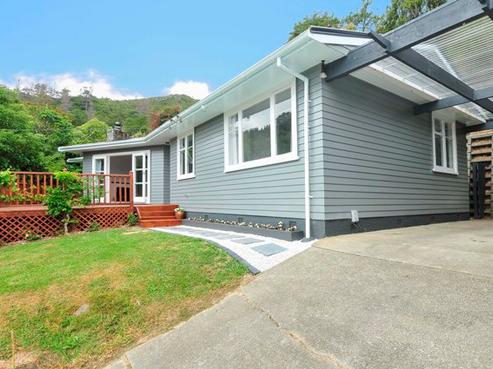 39 Lowry Crescent, Stokes Valley