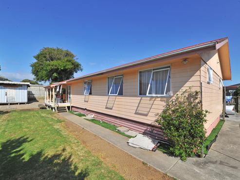 12 Volta Place, Clendon Park
