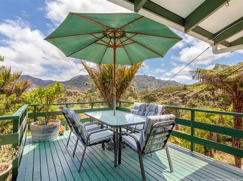 22 Ocean View Road, Huia