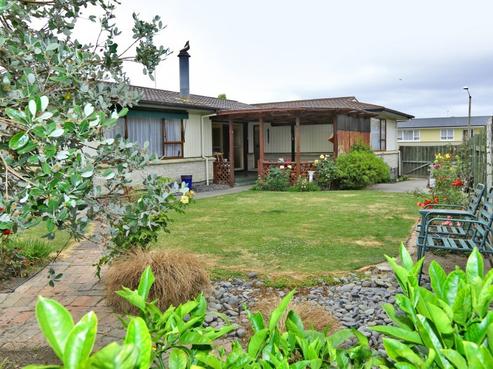 10 Lyttelton Crescent, Tamatea