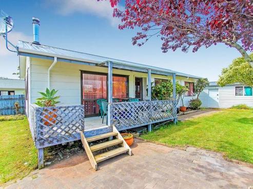 36 Meadowvale Rise, Titirangi
