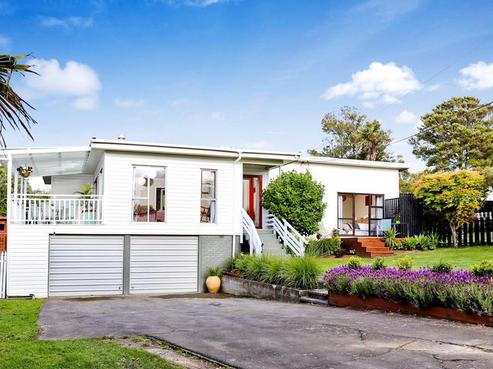 1 Deane Avenue, Titirangi